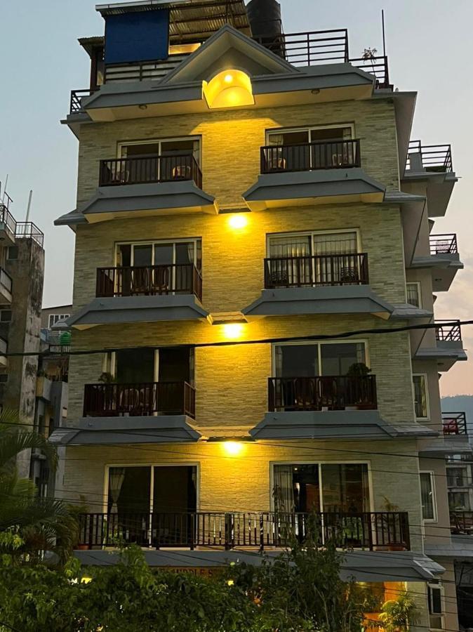 Hotel Middle Star Pokhara Exterior photo